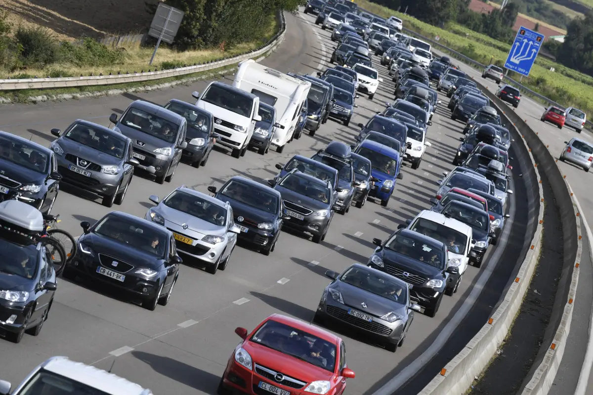 la nouvelle est tombée il sera désormais impossible de rouler en france avec ces voitures à partir de 2026, les véhicules concernés