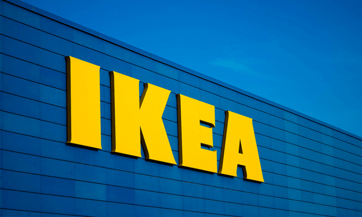 ce vase ikea très à la mode dans les années 1990 se revend aujourd'hui une petite fortune