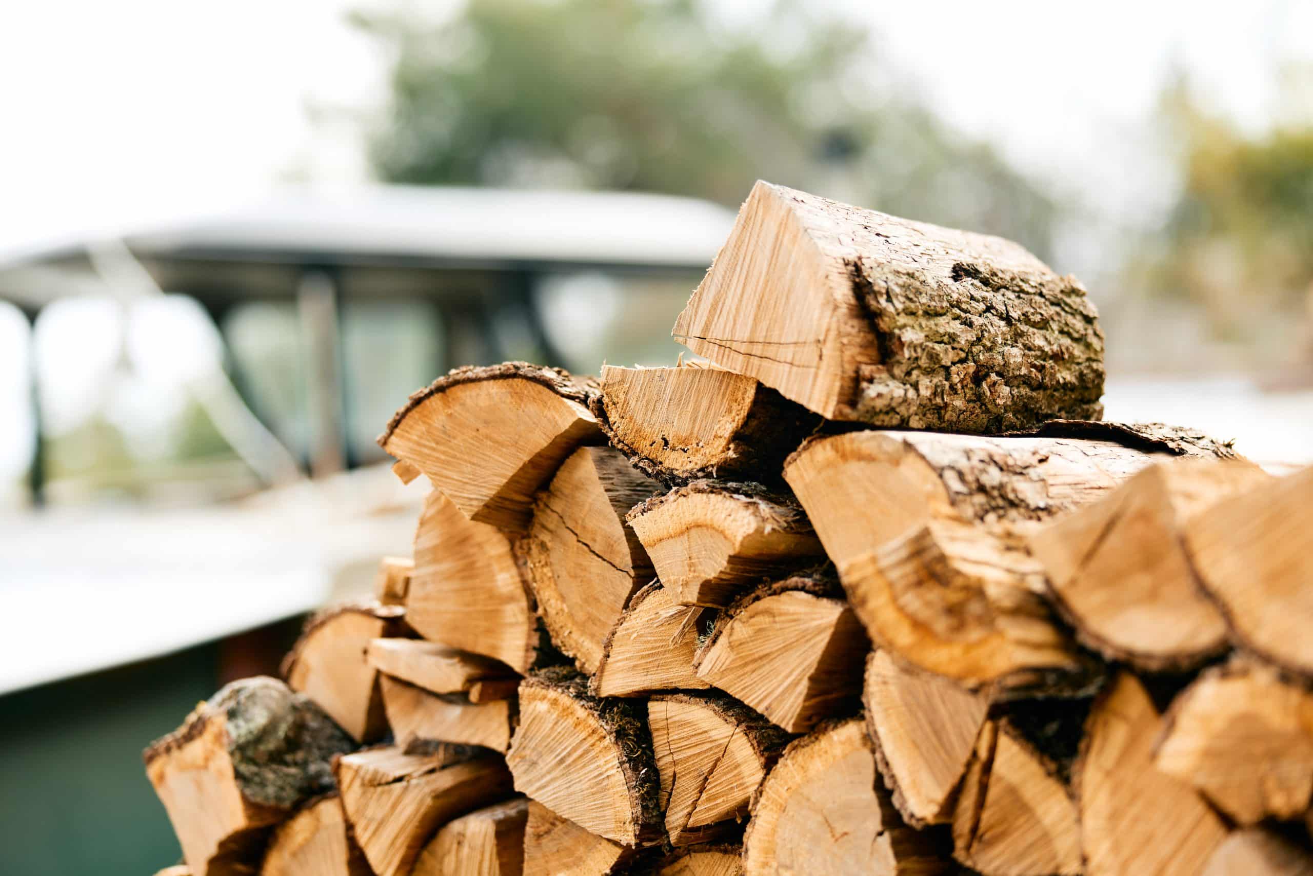 « Chômeur », il arrondissait ses fins de mois en vendant du bois de chauffage et a engrangé 1 million de CA en 5 ans