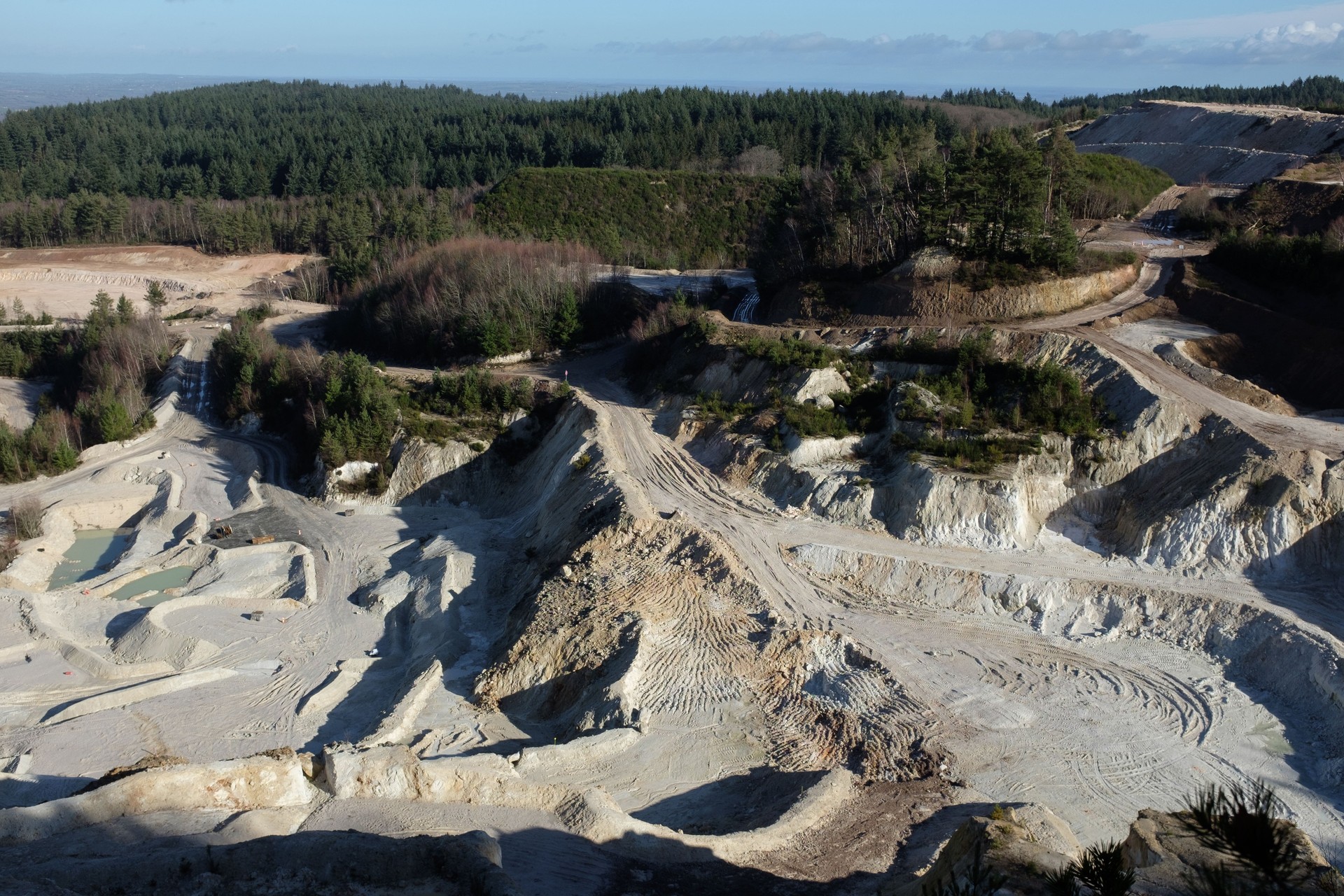découverte d'un énorme gisement d'or blanc dans cette région de france, le gisement est unique en europe