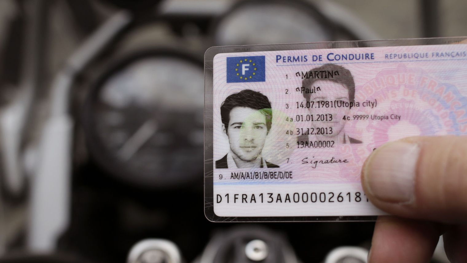 la nouvelle est tombée il sera obligatoire de changer votre permis par un nouveau avant cette date, sous peine d'amende