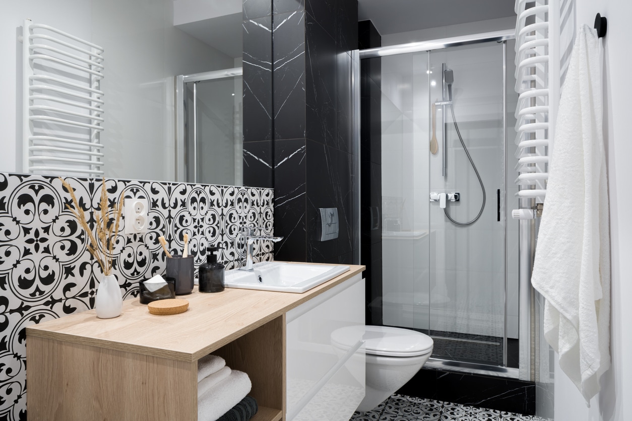 les erreurs à éviter lors de l'installation de porte coulissante pour salle de bain