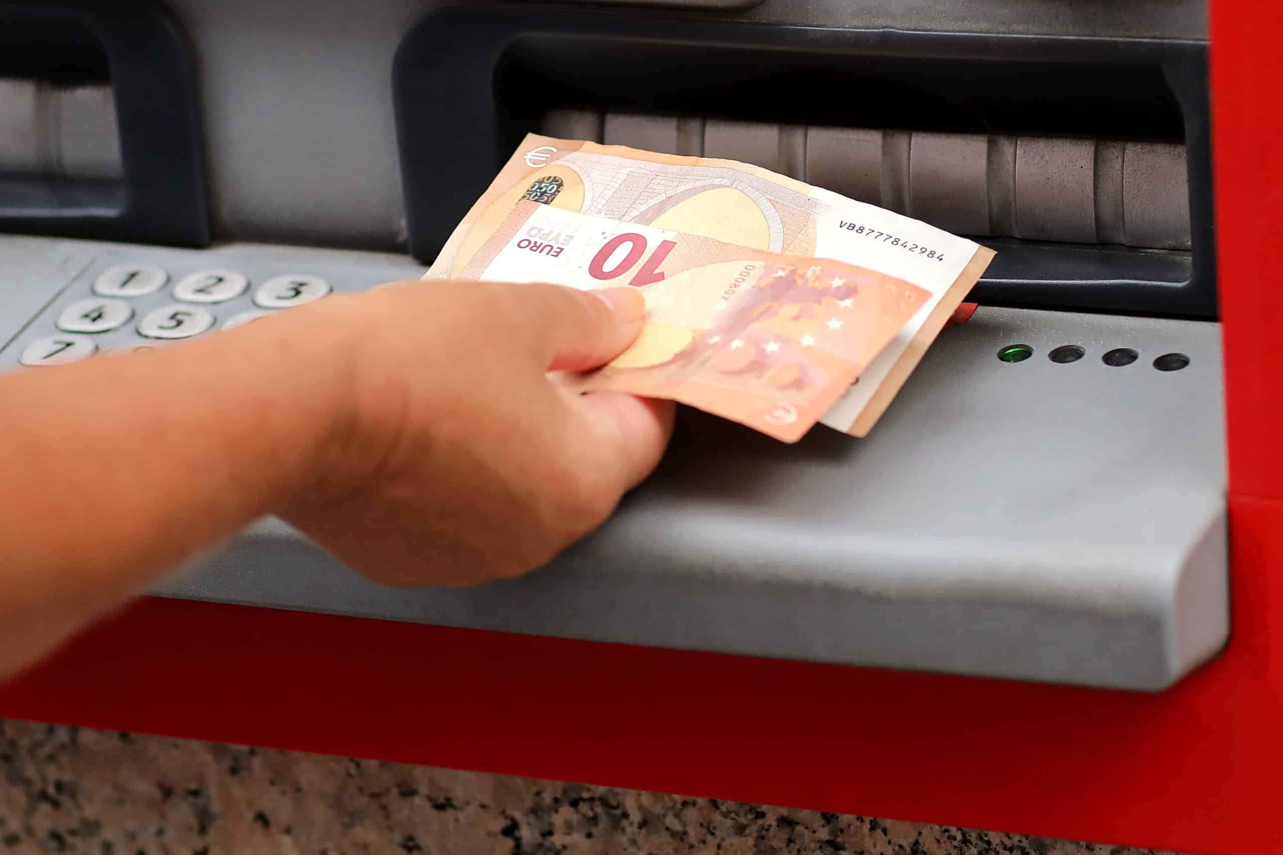 C’est officiel, cette banque française va fermer plus de 40 agences : voici les départements concernés