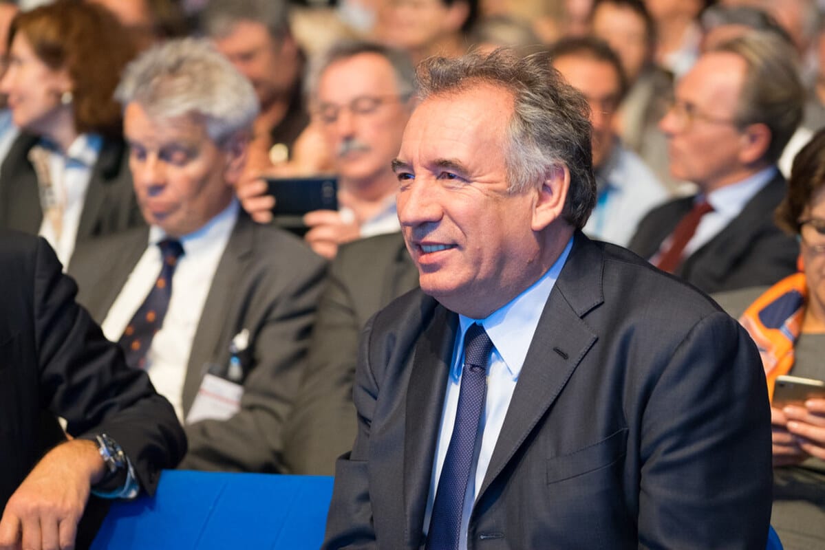 dettes publiques françois bayrou annonce une très mauvaise nouvelle aux français, ils vont devoir assumer...
