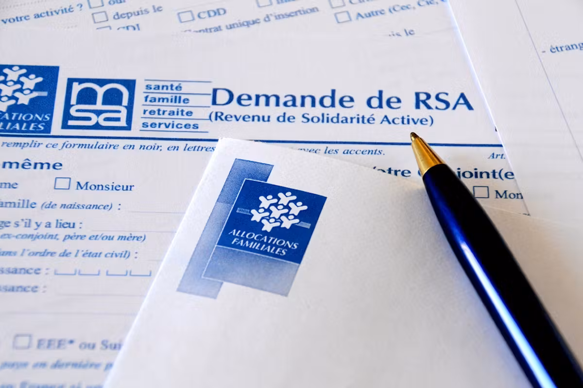 la nouvelle est tombée le rsa sera interdit aux personnes de moins de 50 ans à partir de cette date, on fait le point