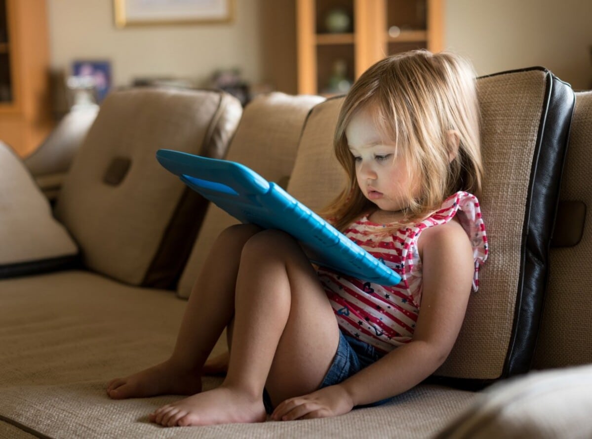 la nouvelle est tombée le temps d'écran pour les enfants sera désormais limité à 2 heures par jour sous peine d'amende, info ou infox