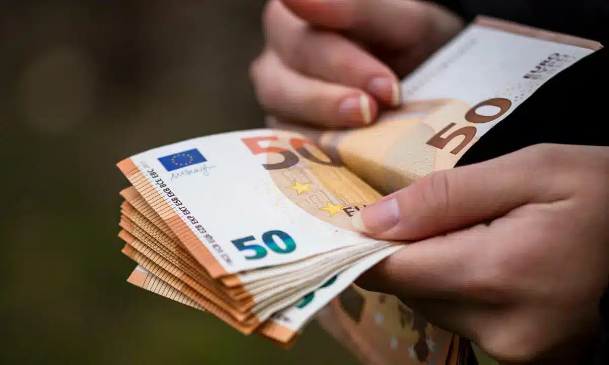 mauvaise nouvelle pour les clients de ces 2 banques françaises, ces “oublis” leur ont coûté cher