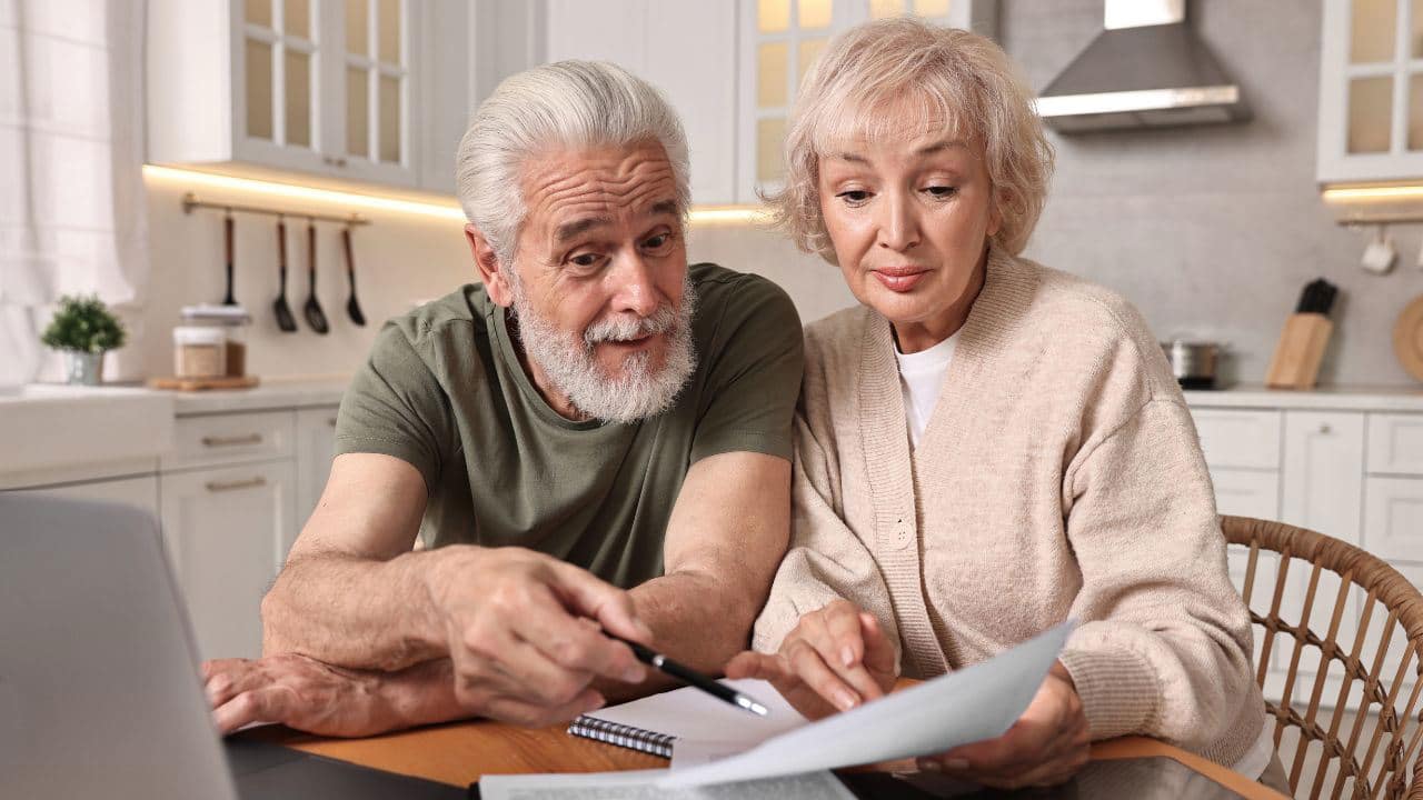 retraite la caisse nationale d’assurance vieillesse va t elle bientôt verser les pensions plus tôt sur le compte en banque des seniors
