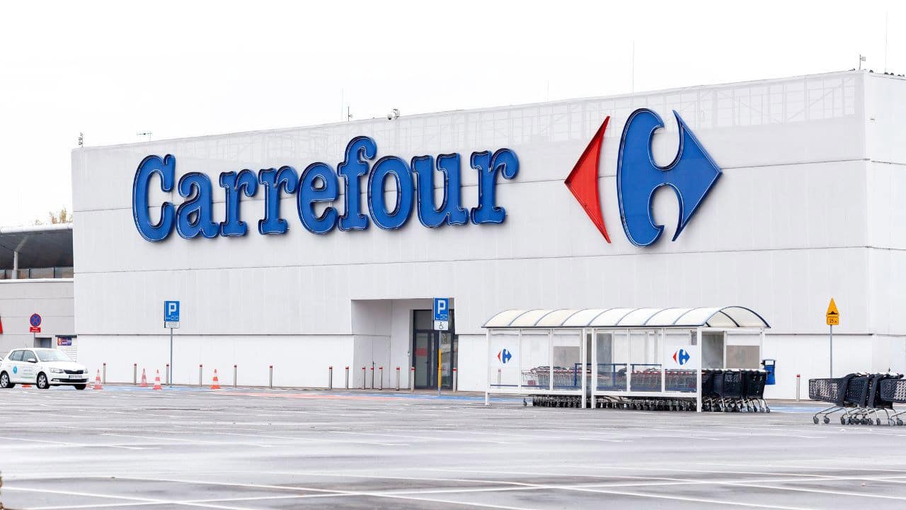 carrefour la liste des 39 magasins dont 15 hypermarchés que l'enseigne veut sortir du groupe, 4300 salariés concernés