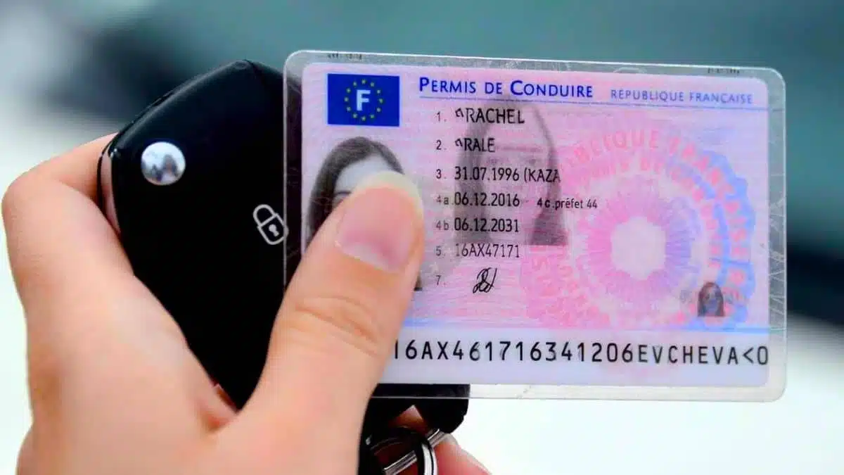 la nouvelle est tombée il sera désormais obligatoire de changer votre permis par un nouveau avant cette date, sous peine d’amende