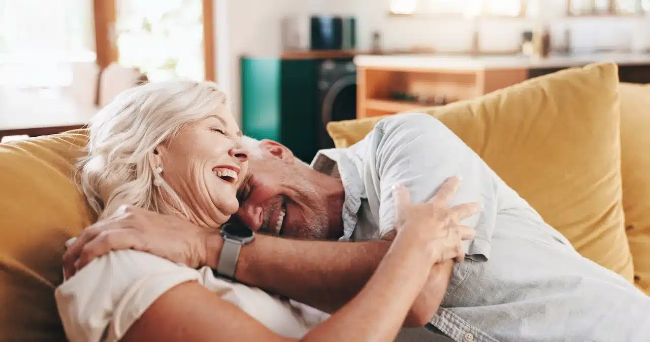 voici le montant qu'il faut toucher chaque mois pour vivre heureux et tranquille, selon l'insee