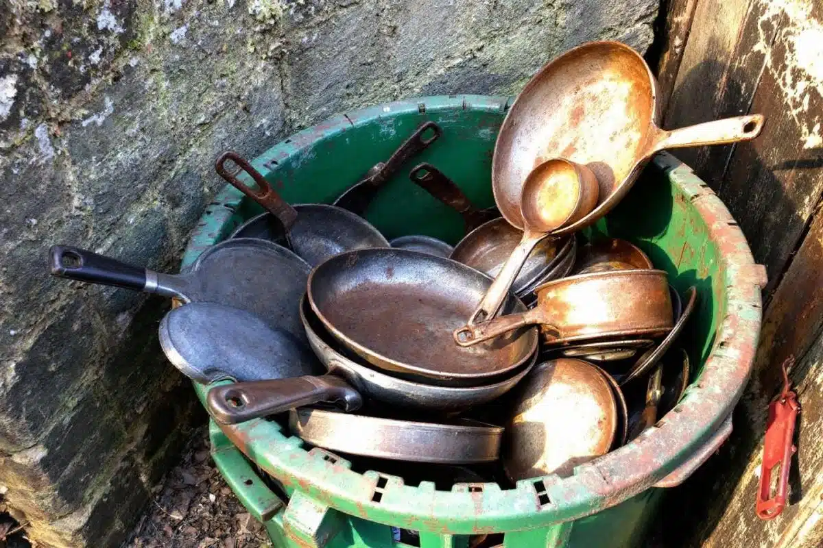 Où jeter ses vieilles poêles de cuisine ?