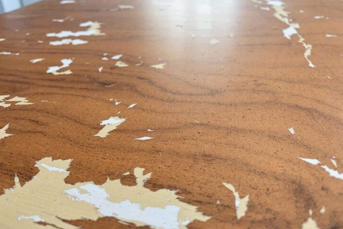 Comment enlever la peinture sur bois sans poncer ?