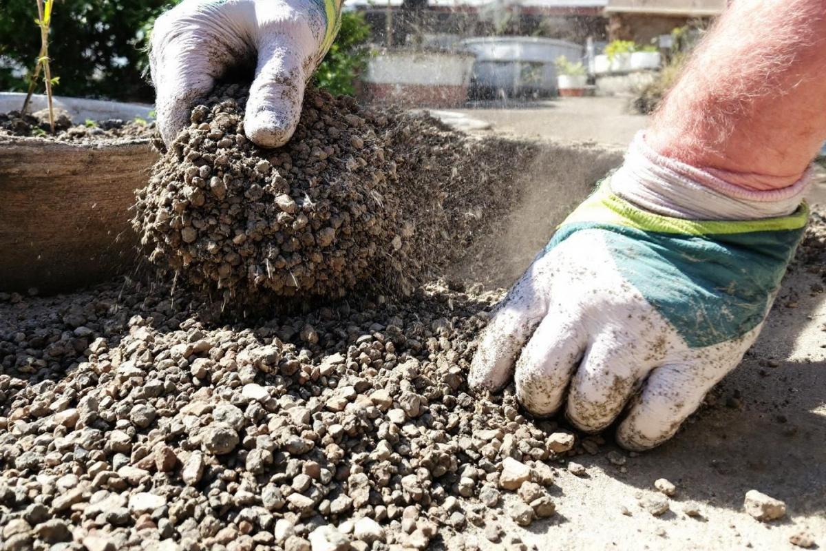 Comment stabiliser du gravier avec du ciment ?