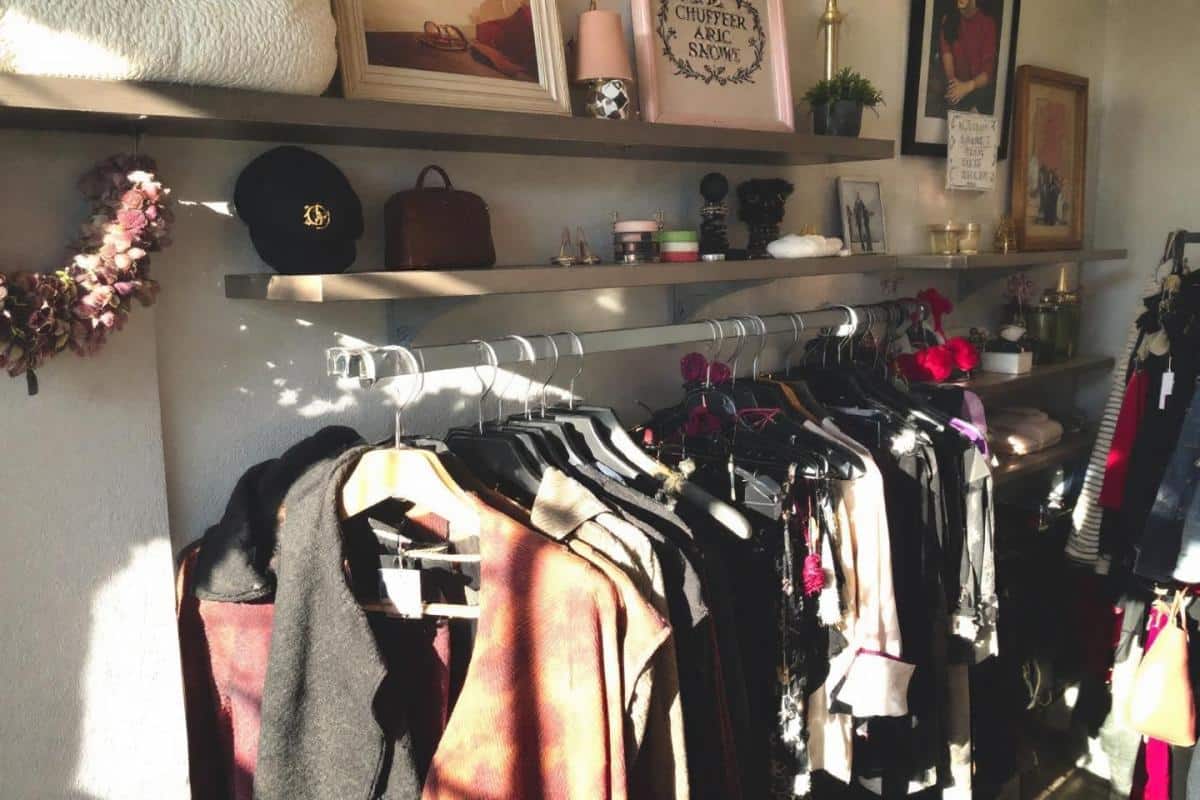 Dans quelle poubelle jeter les vêtements usagés ?