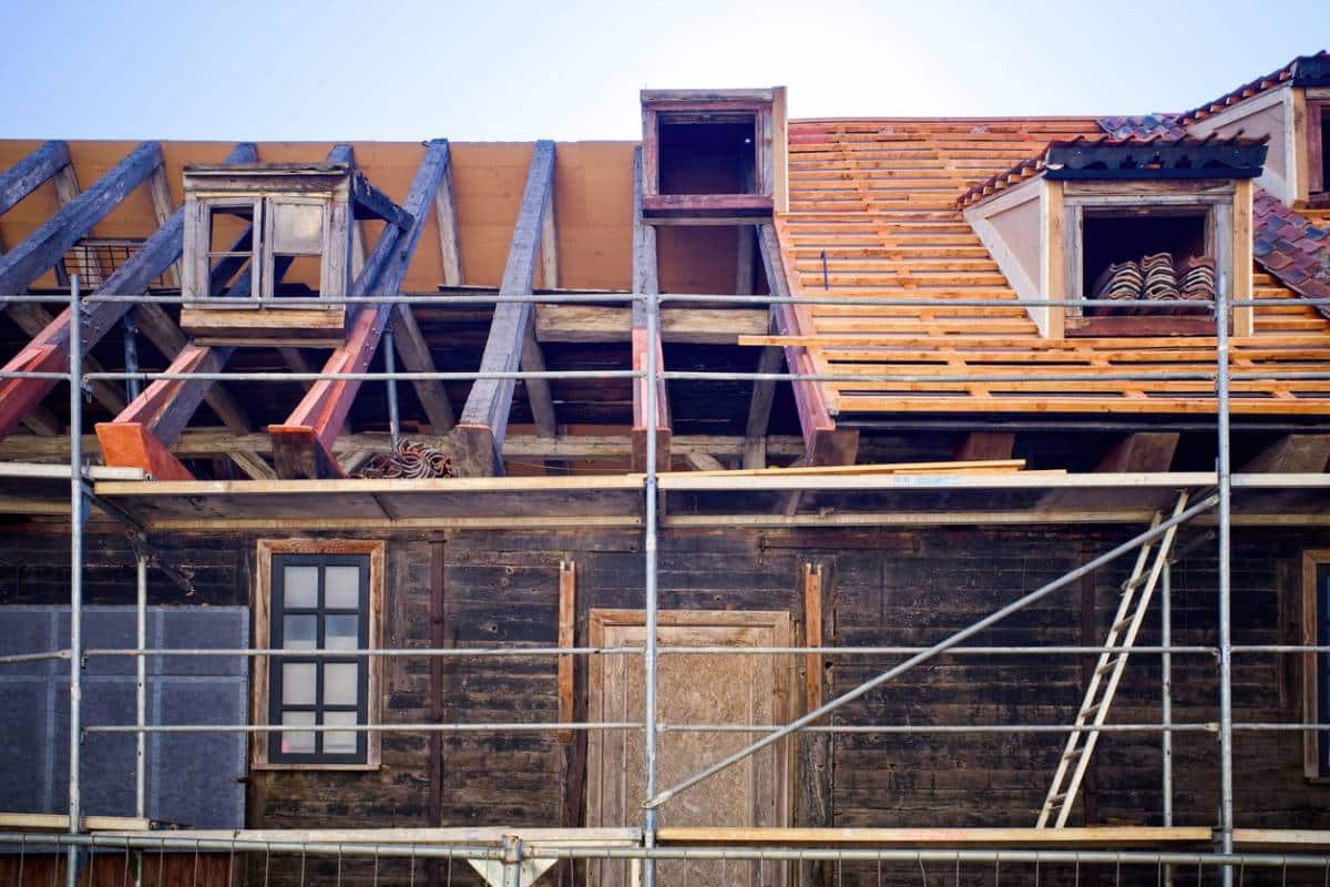 rénover une maison ancienne tout en préservant son charme