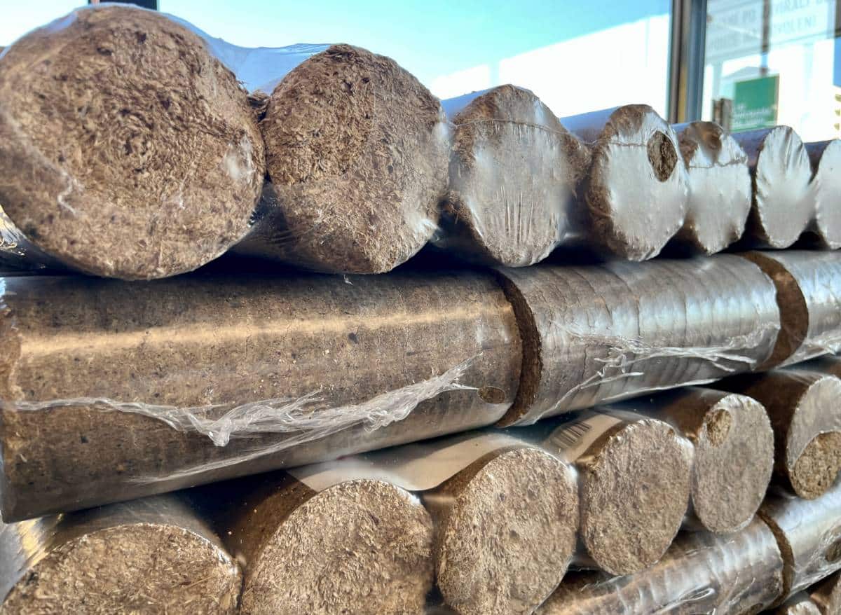 bûches de bois compressées 5 conseils pour bien choisir