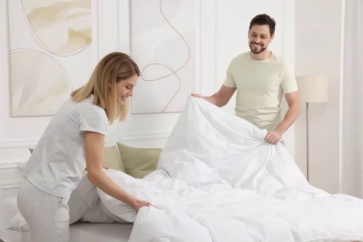 les draps ne doivent pas être changés tous les mois ou toutes les deux semaines, une experte donne la fréquence exacte