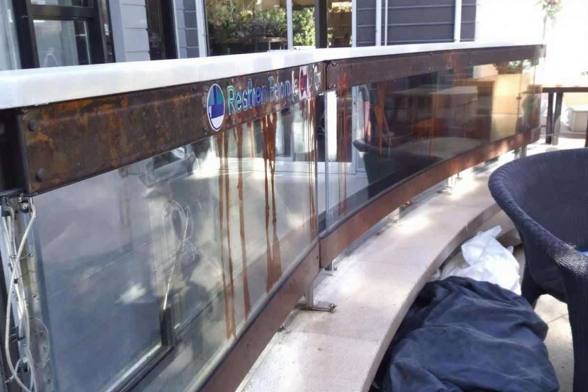 Comment poser une bordure de jardin sans ciment ?