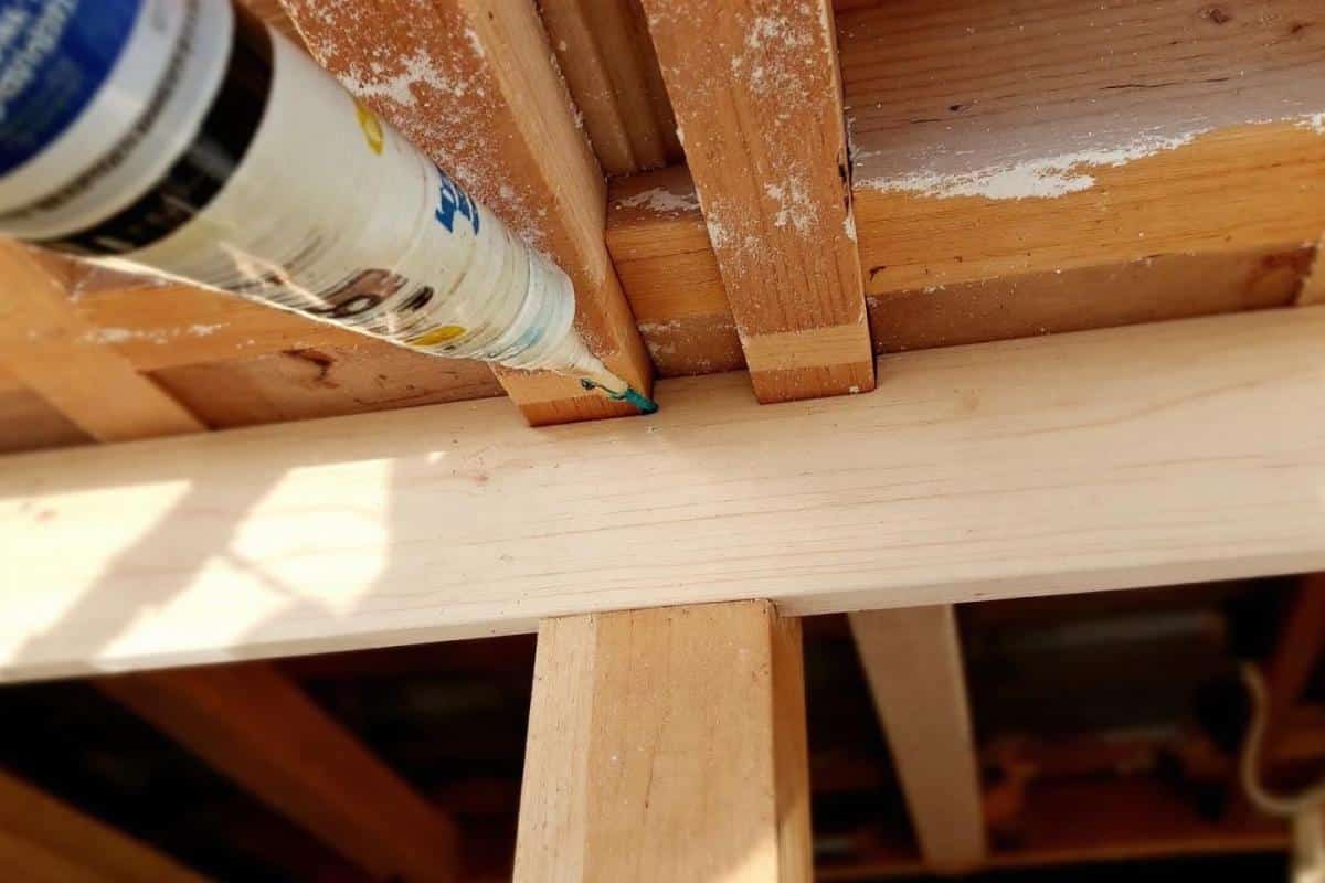 Habiller un plafond entre les poutres : idées