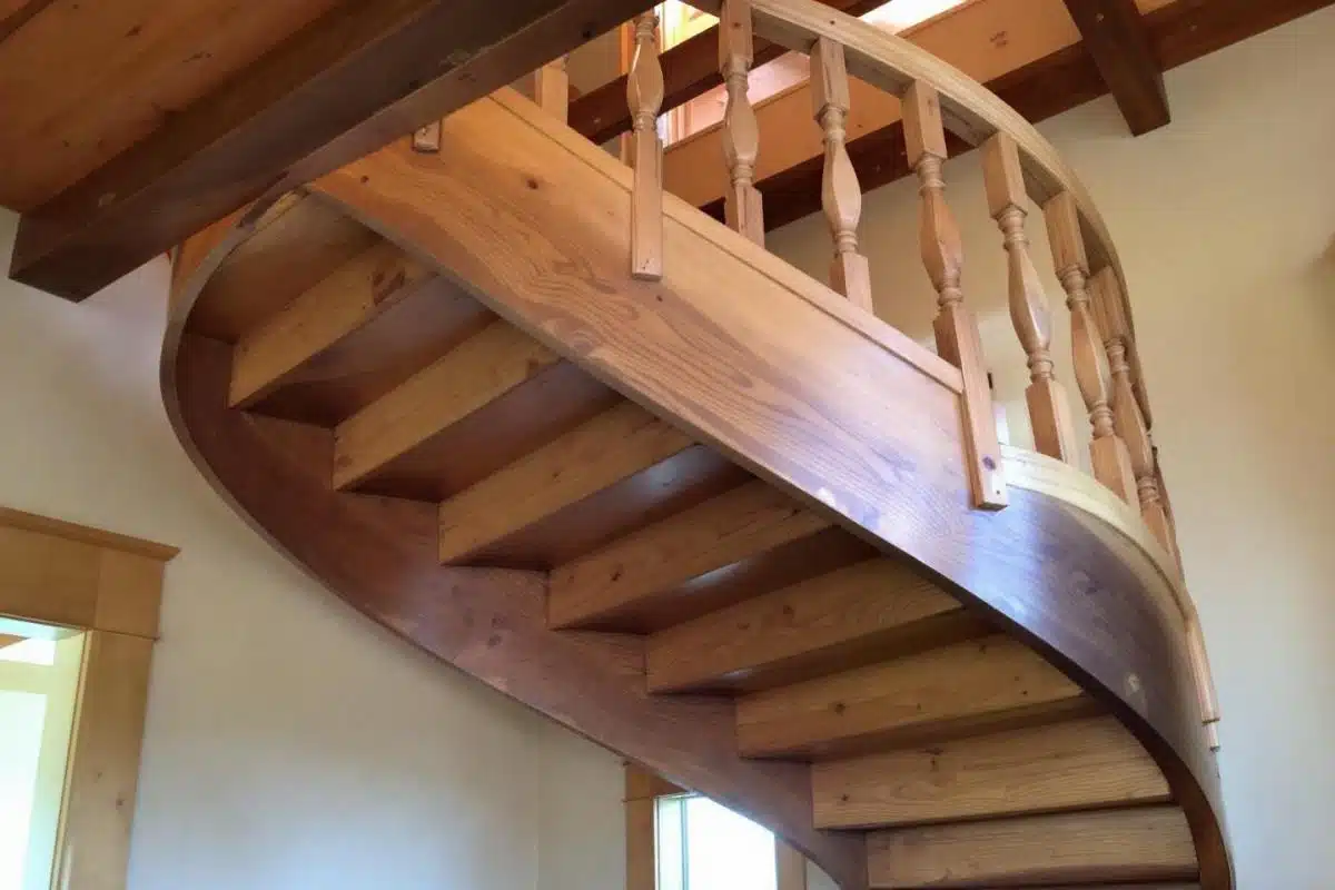 Comment fabriquer un escalier en bois quart tournant ?