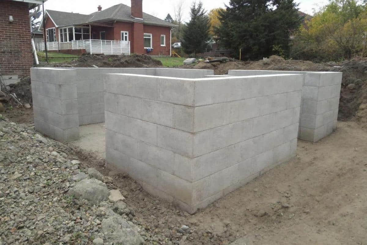 Comment faire une jardinière en parpaing sans fondation ?