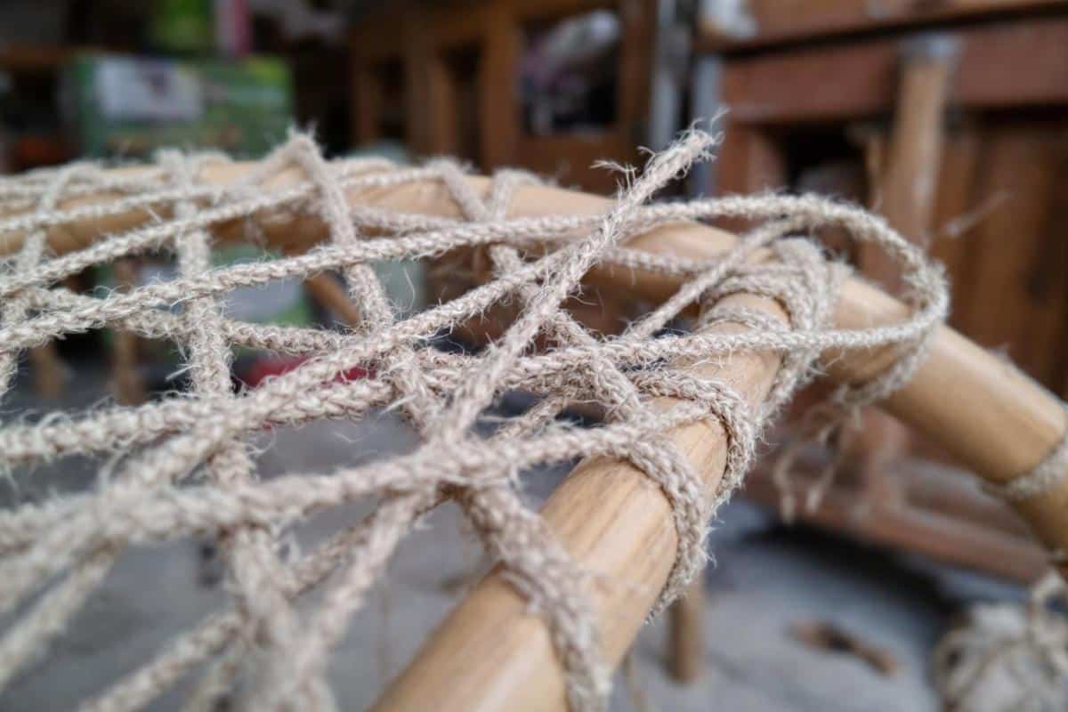 Comment retapisser un fauteuil soi-même ?