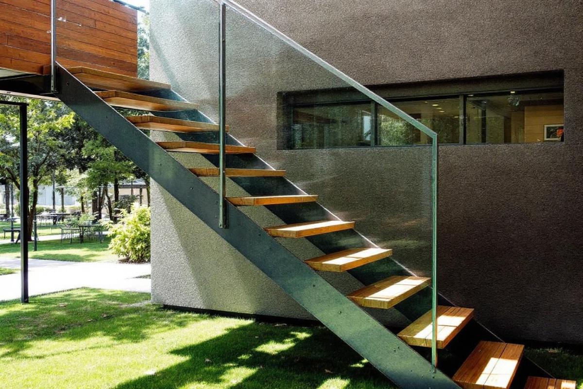 Quel est le tarif de la pose d'un escalier ?