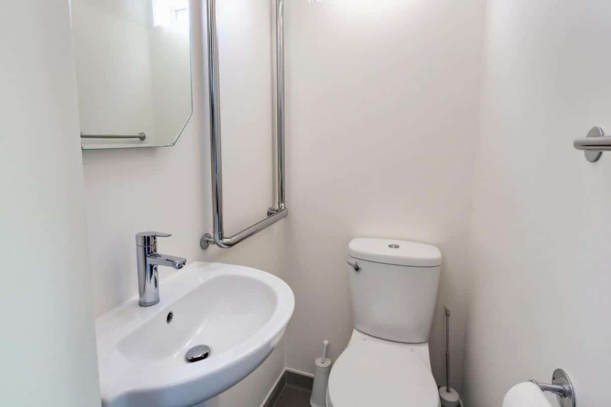 WC avec lave main : avantages et inconvénients